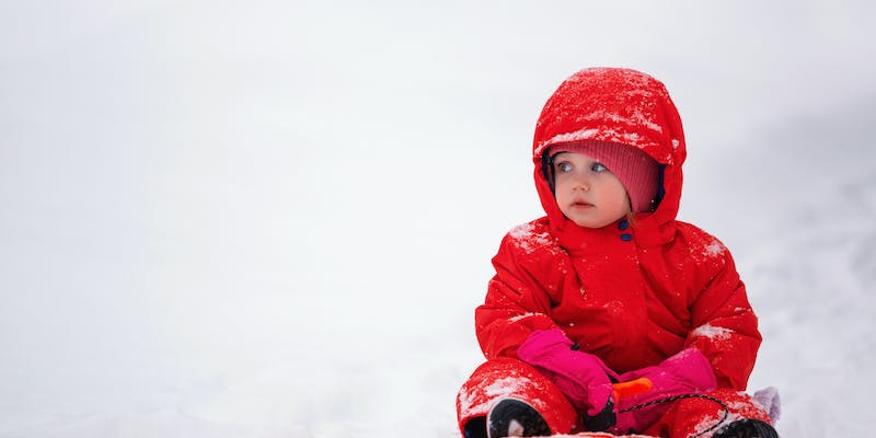 Como vestir crianças no frio durante uma viagem?